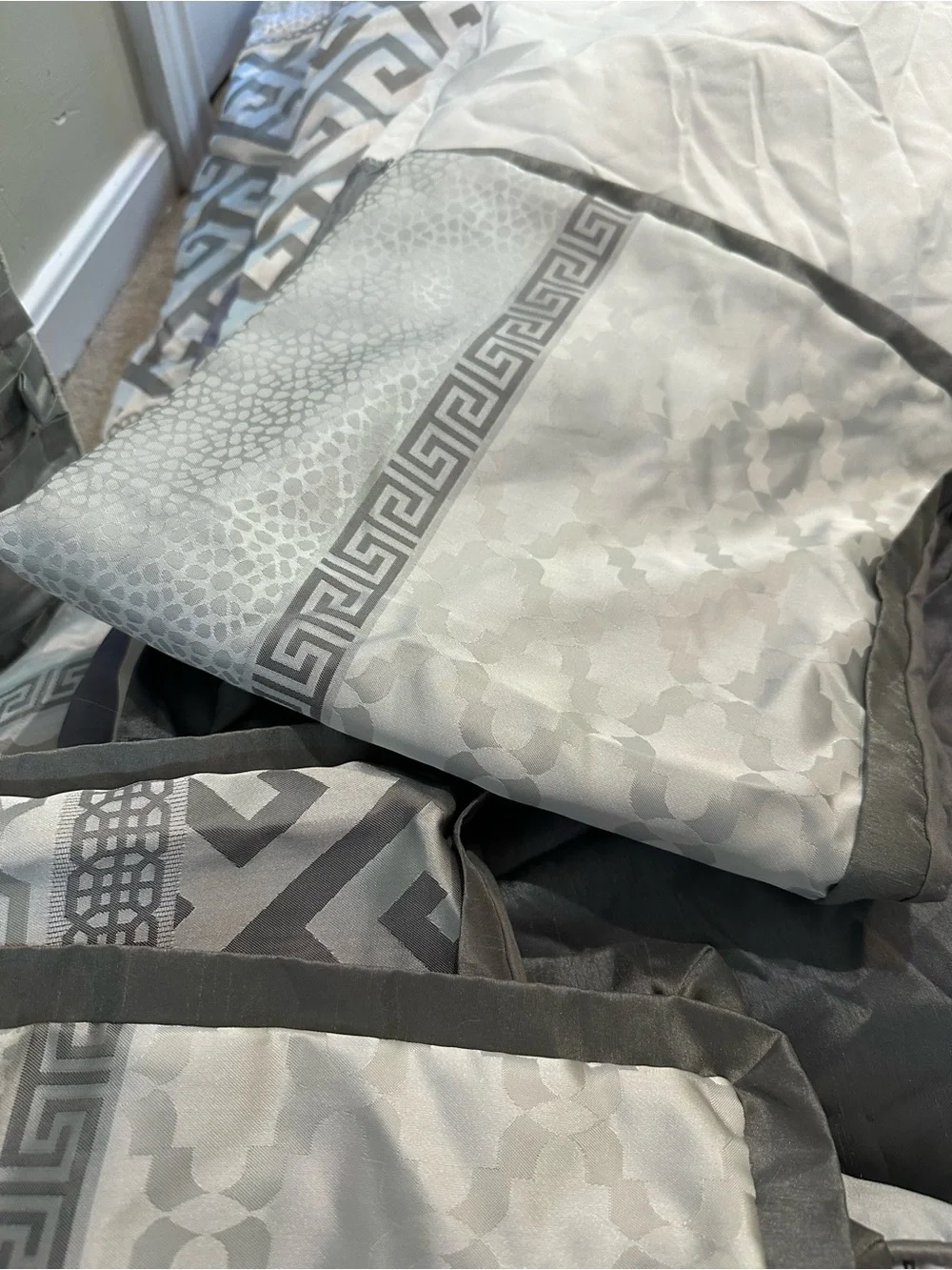 Full Size Gray Madison Park comforter Set Bed